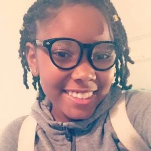 Meet your Posher, Amira